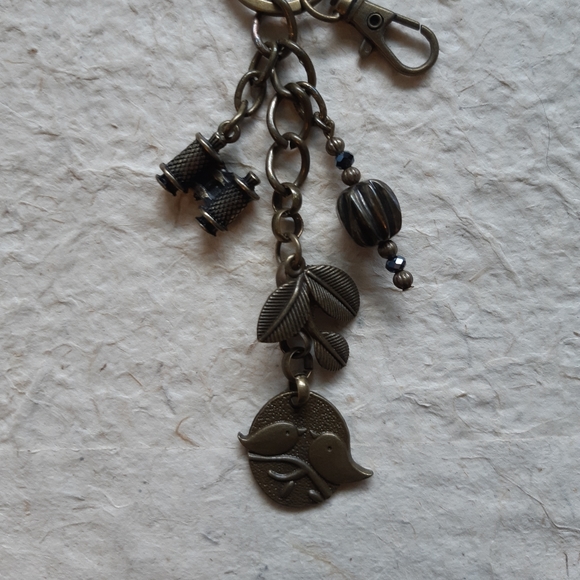 Bird Keychain & Book - Picture 6 of 6